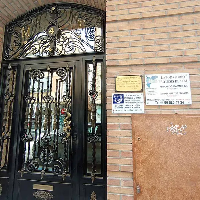 Clínica Dental Maestre exterior de clínica 