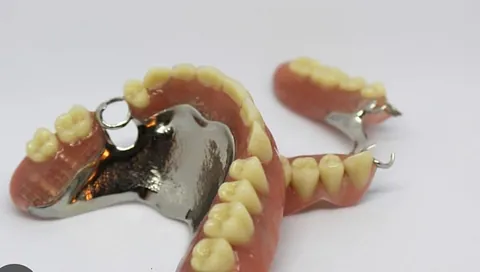 Clínica Dental Maestre esqueletico superior e infoerior